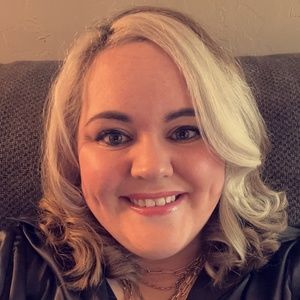 Meet your Posher, Macy